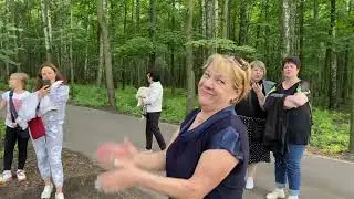 Гармонисты - Юрьев В.А. и Михаил (на роялке), частушки исполняет Нина Лобанова.