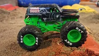 Monster jam Sign up series #7 S13. Triple threat racing. 