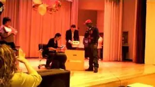 Iyaz - Iyaz teams up with Office Max To Help NYC School! [Extras]
