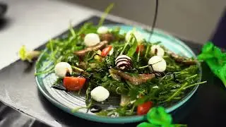 Рукола с говядиной. КУХНЯ YAPONAMAMA