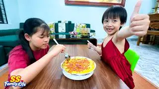 Diem and Quynh enjoyed baked sweet potatoes with cheese without mom