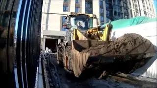 ОТСЫПАЮ ПЕСОК ПОД УРОВЕНЬ С НАПРАВЛЯЮЩИМИ