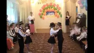 Танец со шляпами