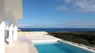 Menorca: Chalet de lujo en primera línea de mar en Cala Morell