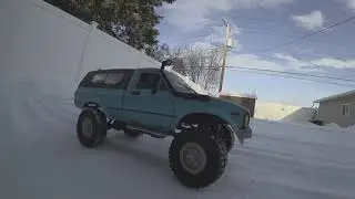 LOVING the SNOW with a WPL C24 Toyota Hilux 4x4!