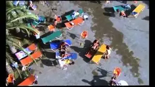 EL MIRÓN Y LA EXHIBICIONISTA 1986)