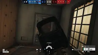 R6 Siege just holding the defuser
