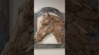 Лошадь из деревяшек