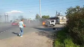 Горит УАЗ Новосаратовка