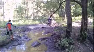Месим грязь с молодежью.