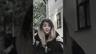 Аня танцует под караван. 