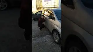 вскрытие автомобиля Тойота Исис | Toyota Isis без повреждений в Хабаровске http://autolock27.ru/