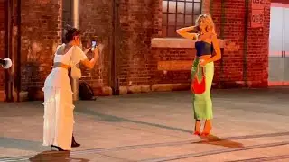 NATALIE ROSER AND AISHA JADE TAKE PHOTOS AT AUSTRALIAN FASHION WEEK