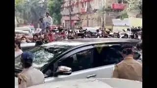 #ananyapanday जब पहुंची एनसीबी ऑफिस तो देखने वालों का तांता लग गया