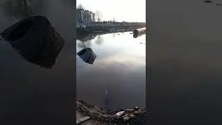Уплыл бетоный колодец