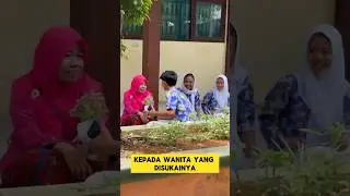 momen lucu ketika murid kasih bunga kepada buk guru nya ‼️ 