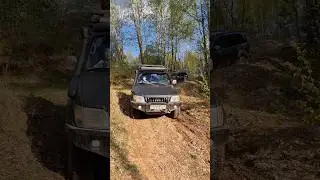 "Там НИВА застряла!" и все джиперы спешат проверить в том месте свой внедорожник