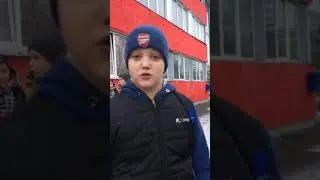 Паренёк подошёл к своему врагу