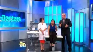 Dr. Sandra Lee Removes Tumors on The Doctors!