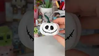 Painting a JACK Skellington pumpkin 💀