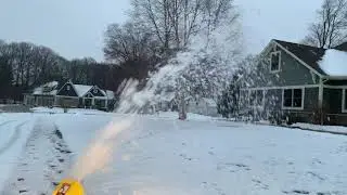 John Deere X739 Snowblower
