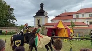 iPhone 11 Pro Cinematic 1080p,60 fps Rychnovský jarmark-rytířské klání 2020