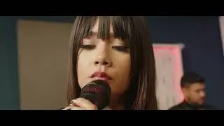 Un Año - Unos Music Ft @AshleyHenao  (Video Oficial)