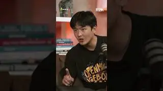 Jadi itu cuma khayalan atau memang ada sosok misterius dengan rambut gimbal di pinggir kolam renang?