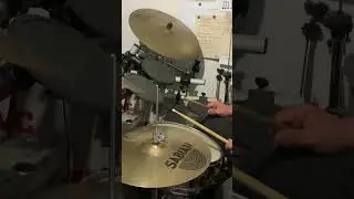 Queen - we are the champions переход в конце припева 