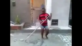 Pegadinha com Servente de Pedreiro Baitola