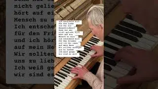 Ein Lied für die Menschlichkeit! 🎹 