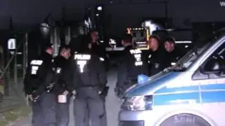 Hövelhof bei Paderborn. Razzia in Flüchtlingsunterkunft. 6 Flüchtlinge werden sofort abgeschoben.