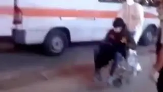 ویروس کرونا به مشهد رسید ویدیویی از سوار کردن بیمار مبتلا به کرونا در مشهد