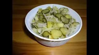 Салат из маринованных огурцов
