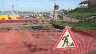 Обвал асфальта в микрорайоне Строитель