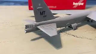 Herpa 1/200 B-52H Stratofortress review!