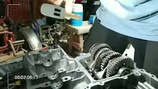 cb400 engine transmission part 2