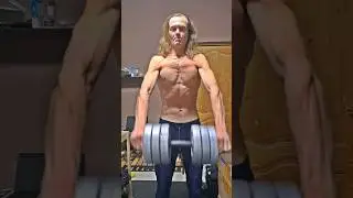 Тренировка на плечи с гантелей 💪