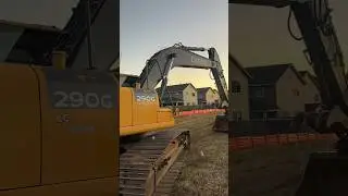 Huge 290G John Deere Excavator #shorts #excavator #huge #construction #summer #equipment #johndeere