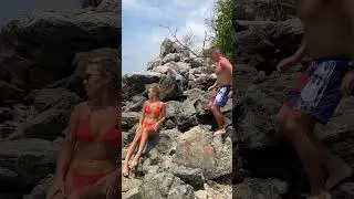 А ТЫ КАК ЗАГОРАЕШЬ😂ГДЕ МОИ ШОРТЫ❓🤔 