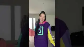 Bella Poarch / Lanie / Танец девочки в бассейне #shorts #tiktok