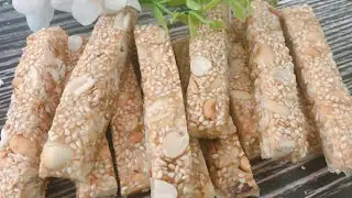 Let's Make Peanut Candy To Treat Guests For Christmas And New Year