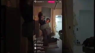 на глазах у подписчиков..