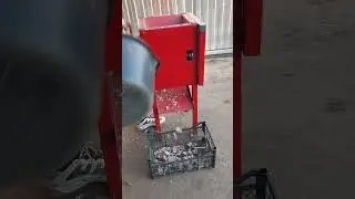 Дробилка чеснока ручная.
