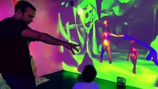 Slimey Mirror - immersive interactive installation