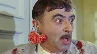 Обидно, слушай... Честное слово, ничего ж не сделал — только вошёл...