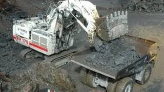 How A Giant Dump Truck Gets A Load!