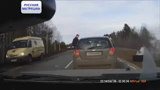 ГРУЗОВИКИ ЛОПНУВШИЕ КОЛЕСА (часть 452)