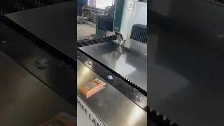 Лазер в деле, режет лепестки на банный чан.