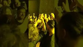 Dark Tranquillity dans la fosse